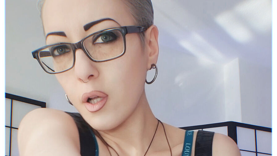 LeslieEden's live cam