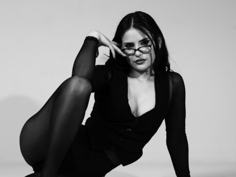 Chat with JadeAgliyah