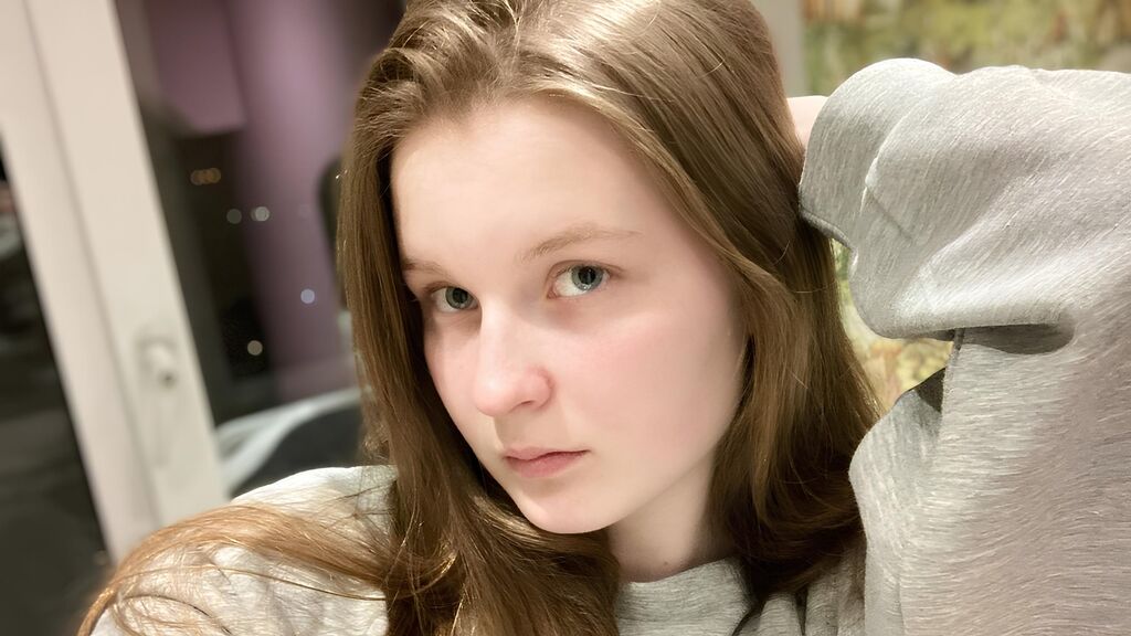 PearleDaughdrill Live Cam and Statistics on UnifiedCams