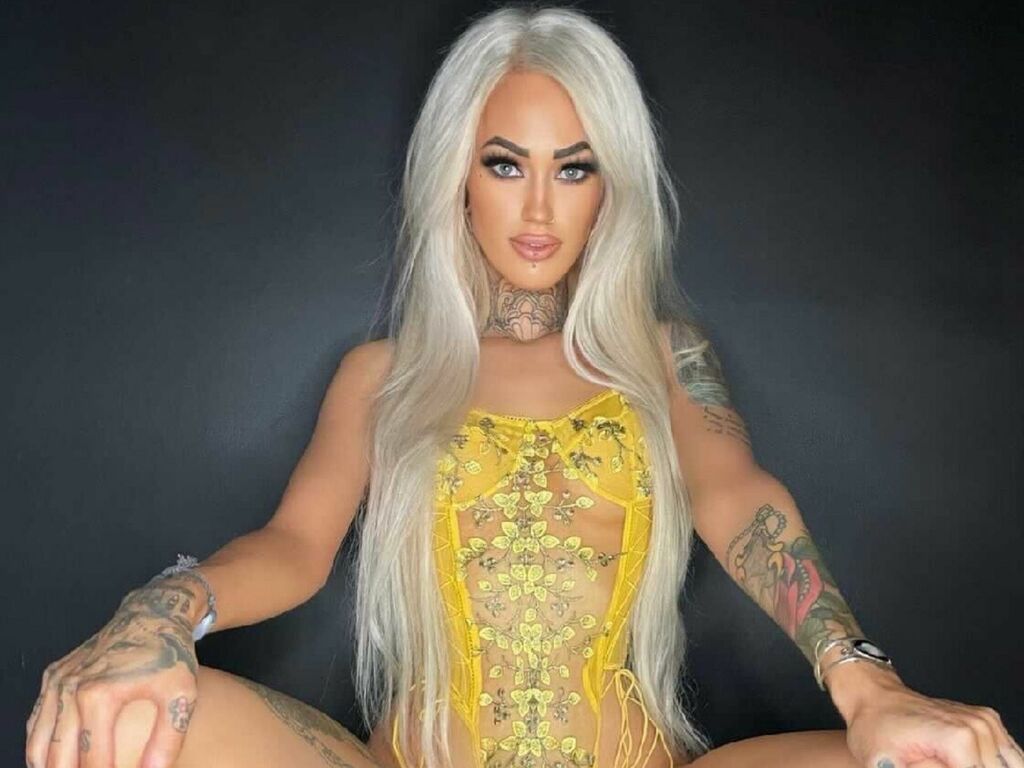 BrielleMoore's live cam