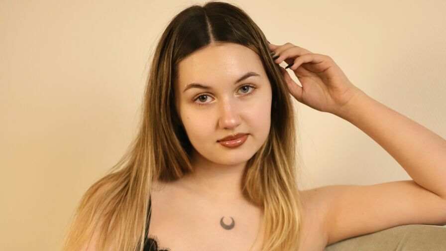 LillyEyes's Live Nude Chat