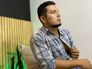 maximoogreey from livejasmin