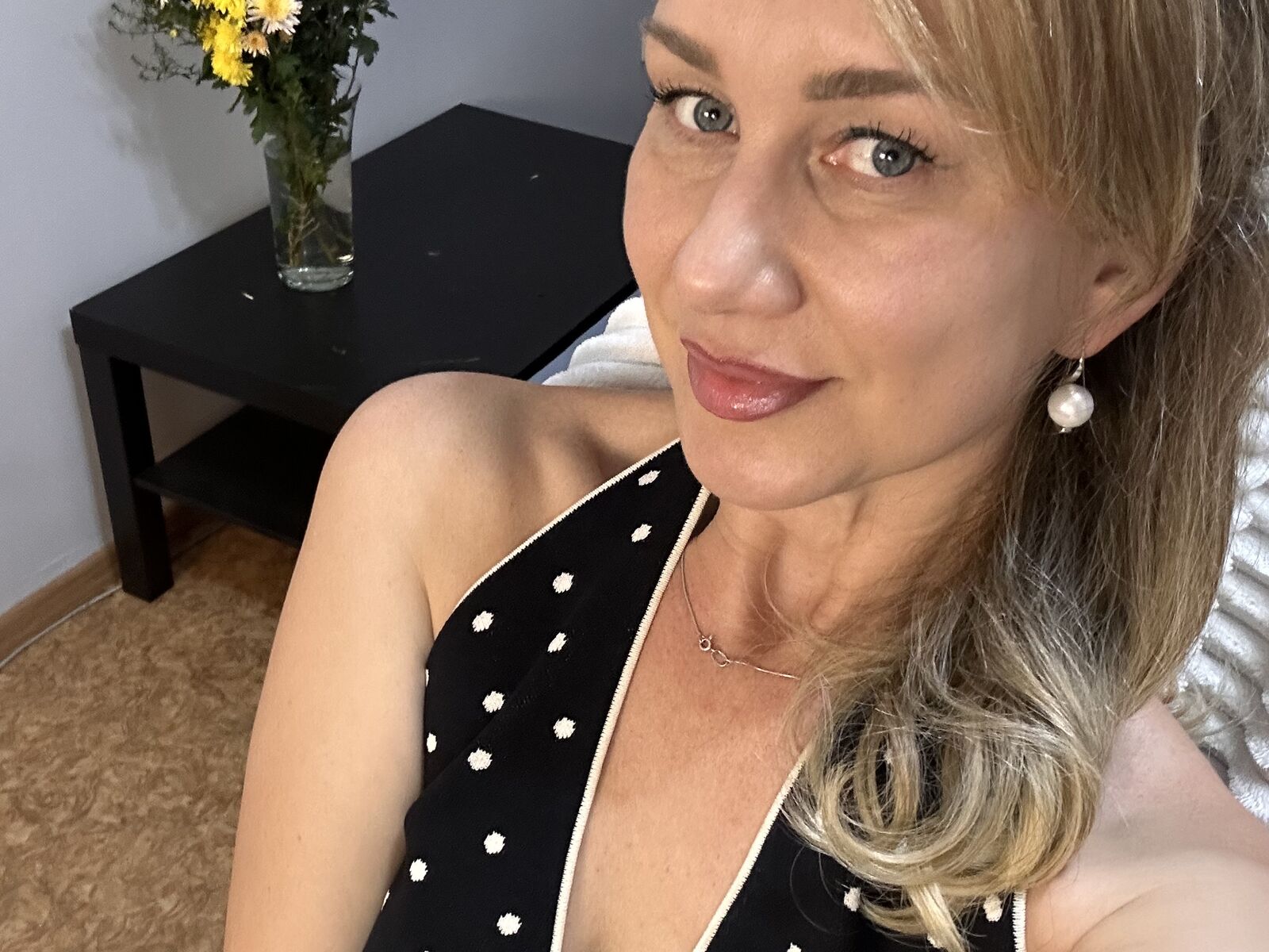 Live cam for VanessaBryant