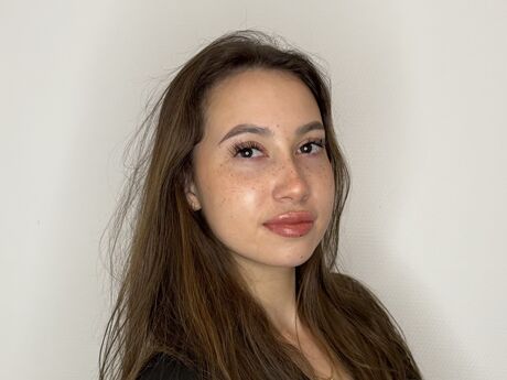 Chat with ArnettaEllerman