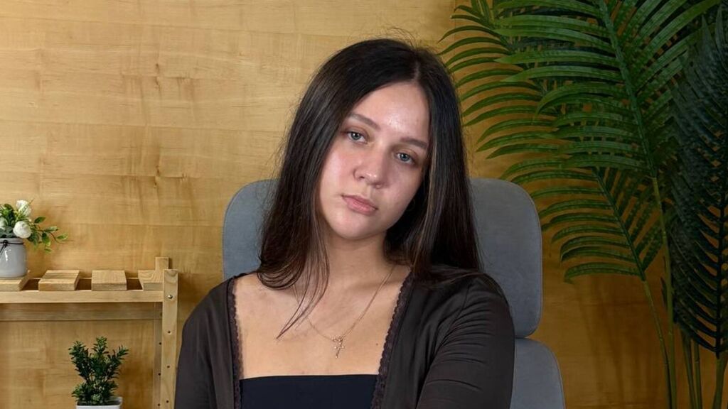Watch  RonnieRicca live on LiveJasmin