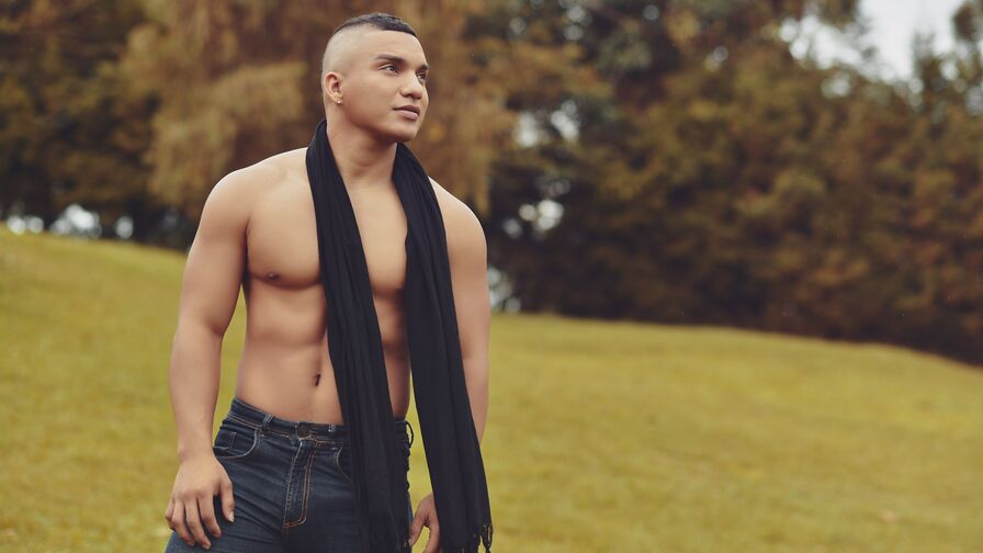 Chat with TiagoAndrade live on AsianCamModels.com