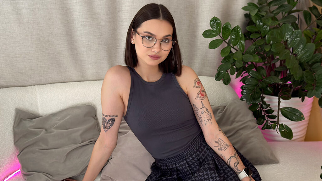 SabrinaMelrose's profile from Jasmin at GirlsOfJasmin'