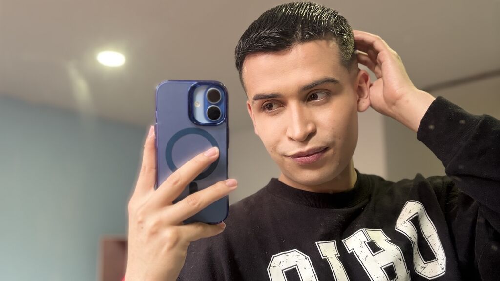 Watch  AzielDave live on LiveJasmin