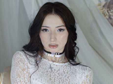 Chat with ChloeLefevre