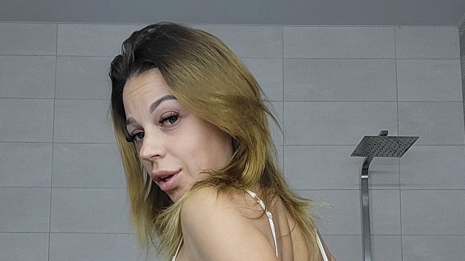 LyanaSweet erotic portrait