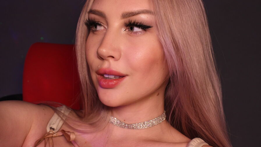 Enjoy Live Webcam with LiyaGren