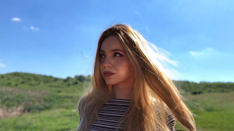 AnneSinclair