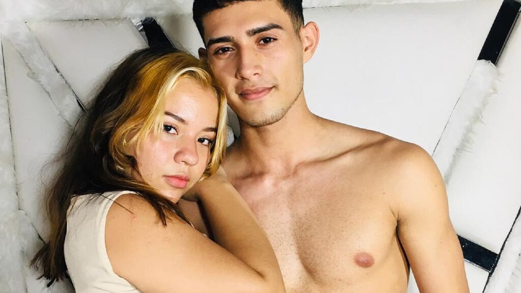BaironAndKary live cam model at LiveJasmin