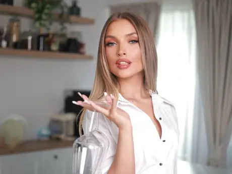 Chat with LeyahSummer