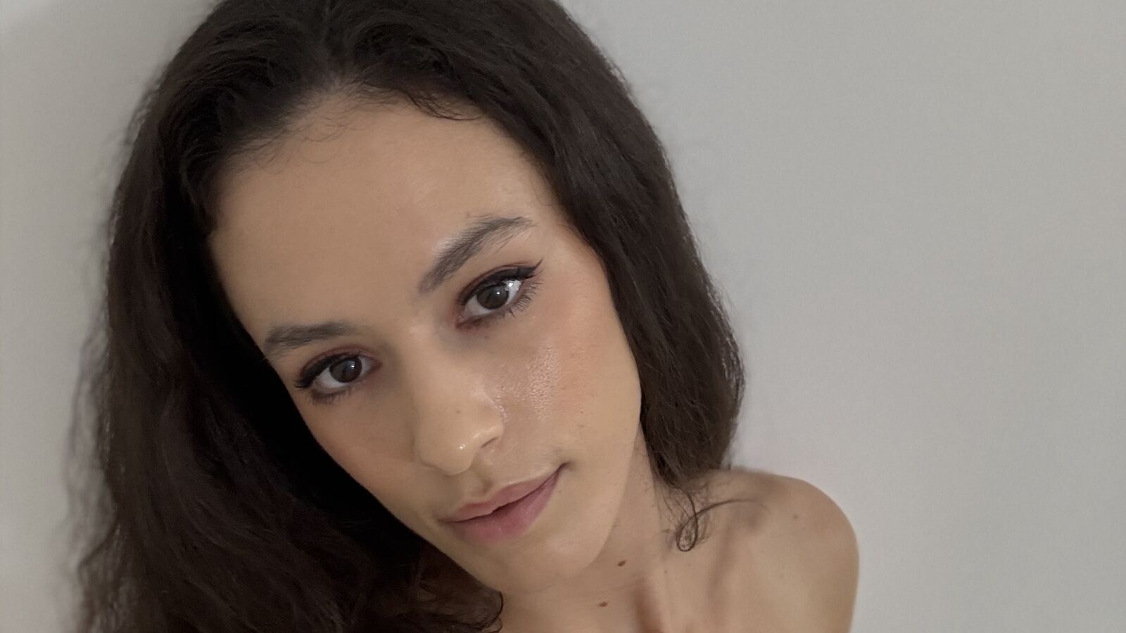 Honeybrooke erotic portrait