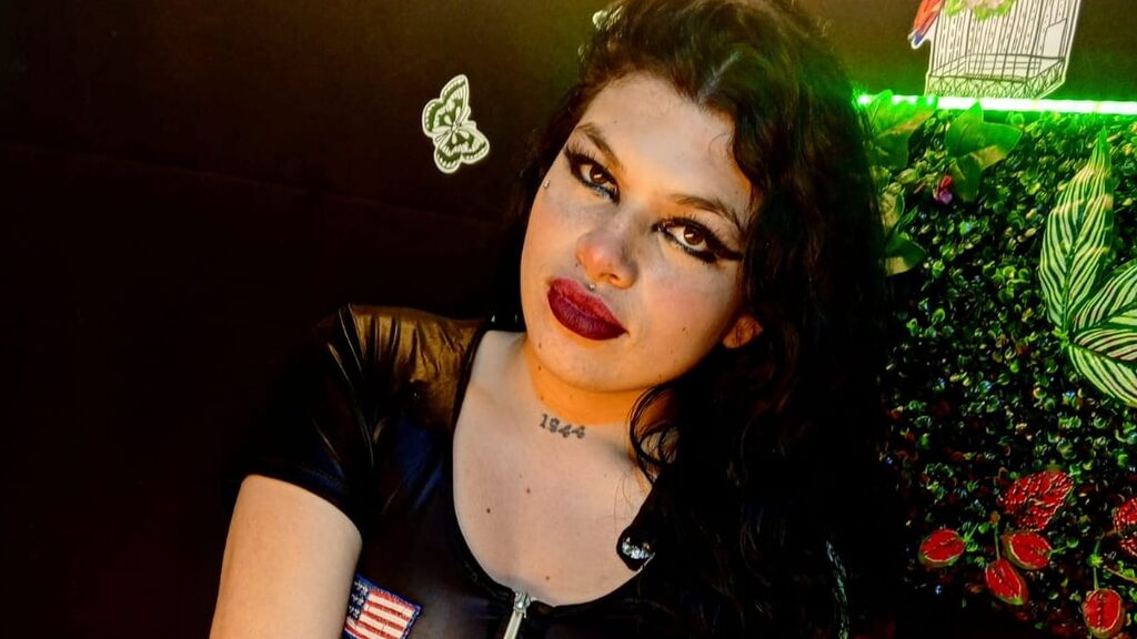 corlyoneWhite's profile from Jasmin at GirlsOfJasmin'