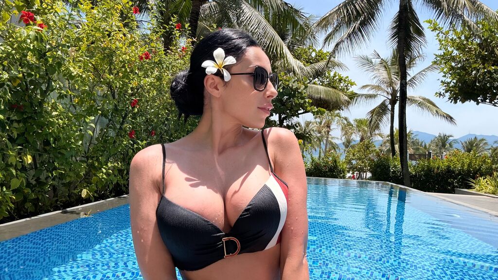 Vanessa live cam model at LiveJasmin