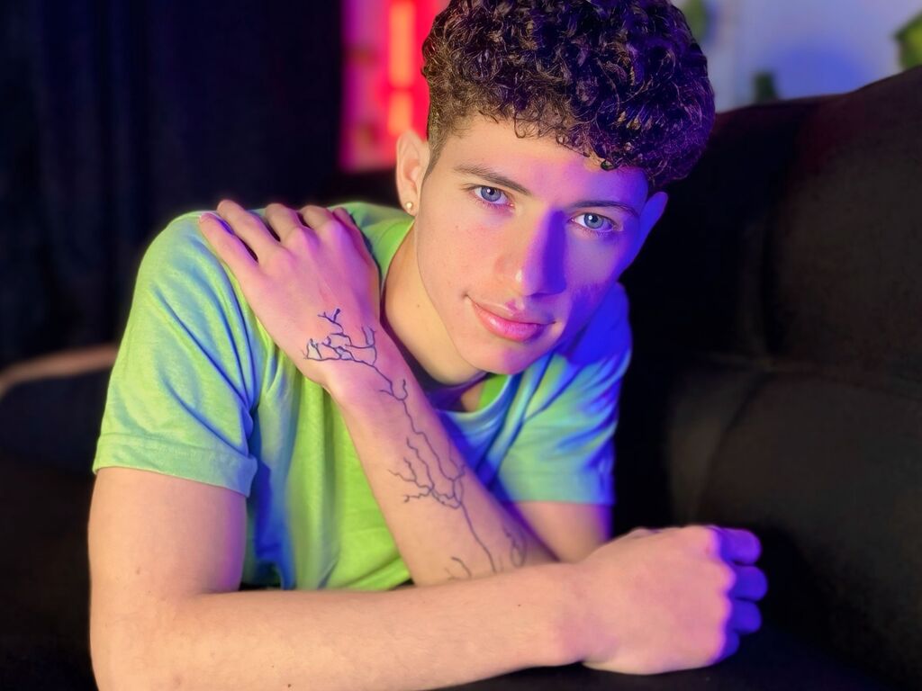 MatiaColmenares LiveJasmin guy cam photo