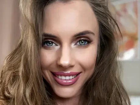 Chat with MichelleRouz