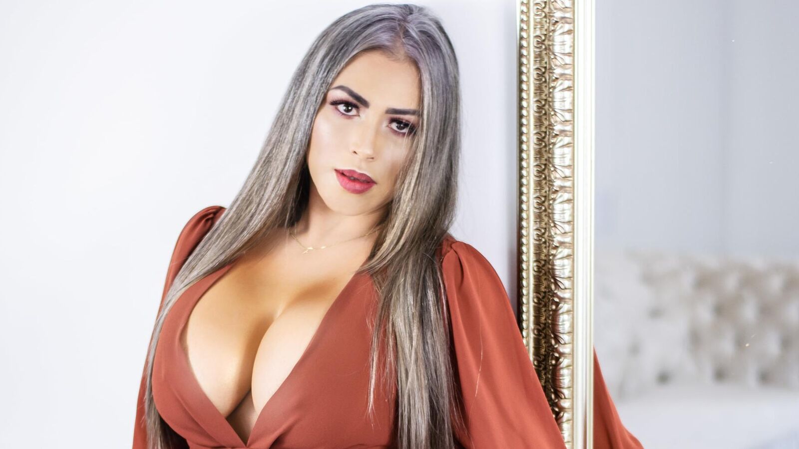 DanielaNicolls erotic portrait