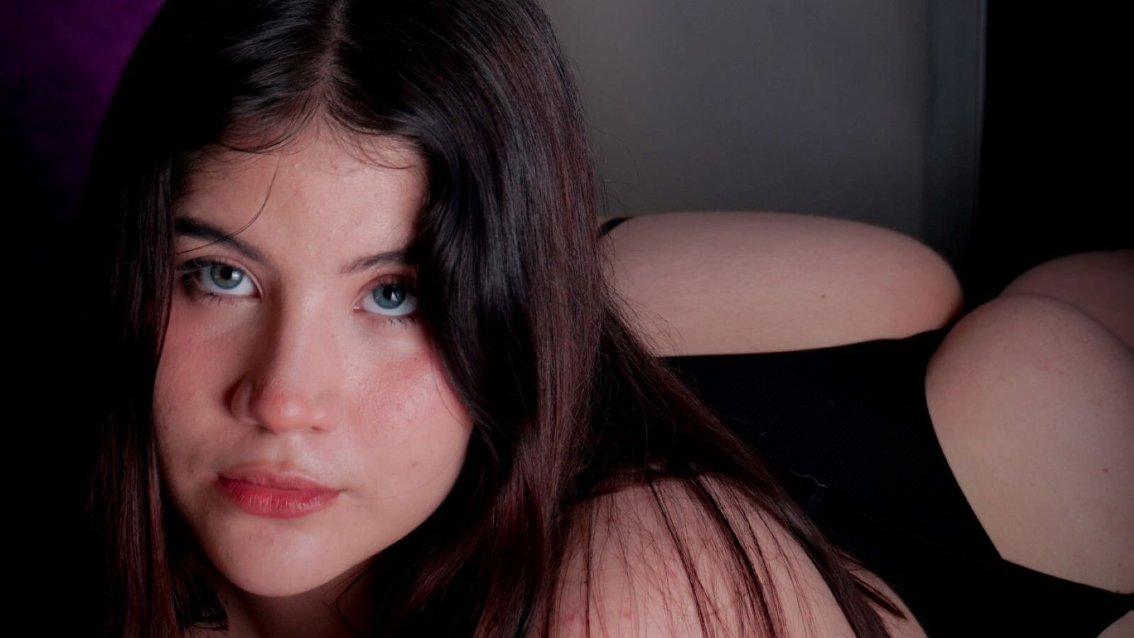 BiancaField glamour portrait