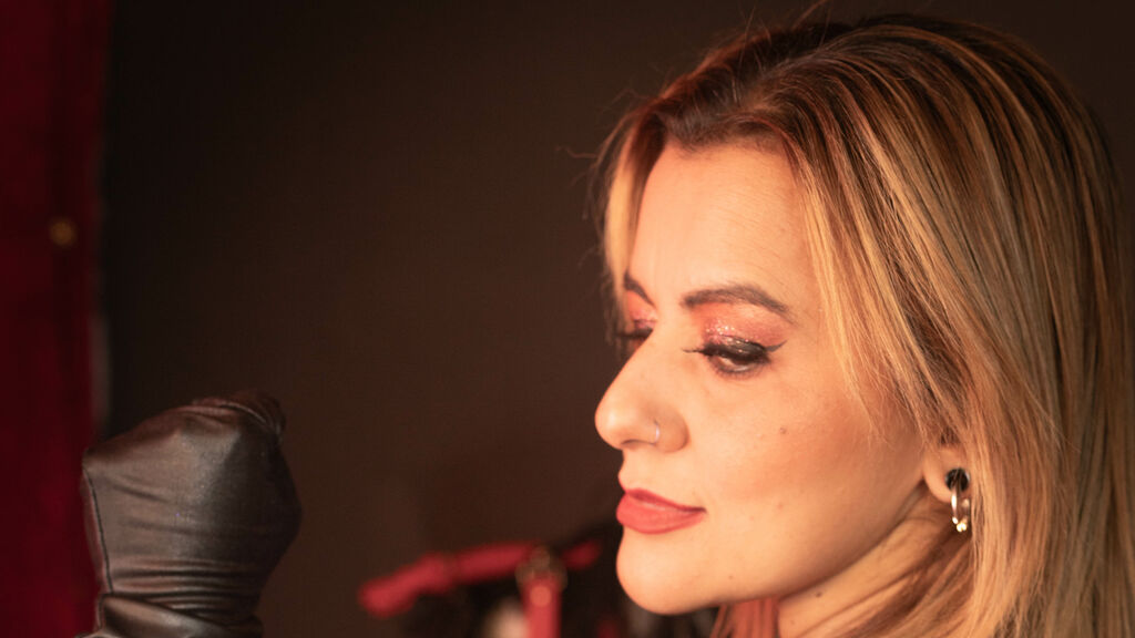 PerlaEvans live cam model at LiveJasmin