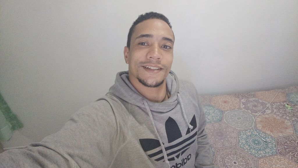 Watch DrakePavell live on cam at LiveJasmin