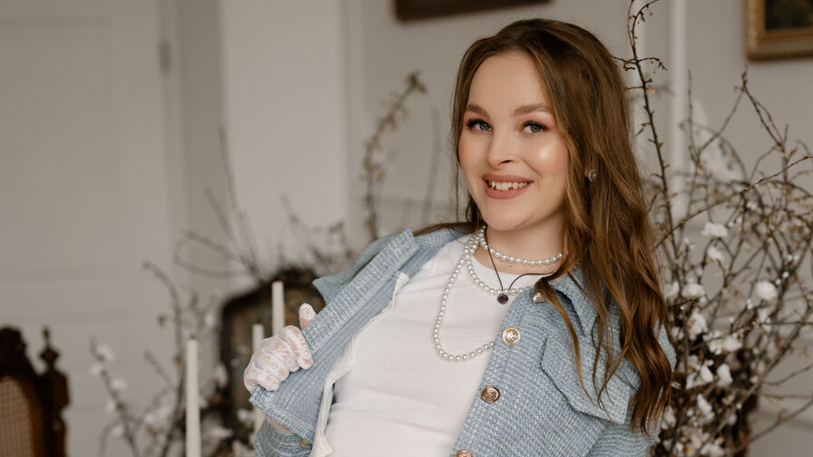 Chat with MadisonSmitt live on AsianCamModels.com