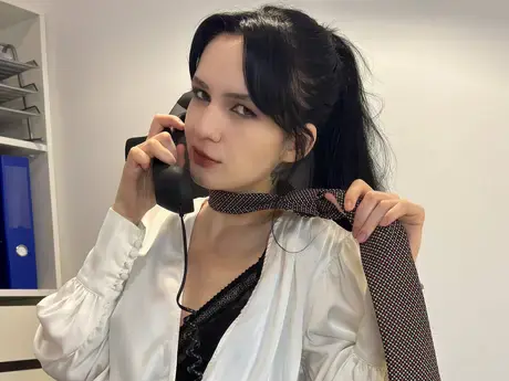 Chat with AlisseKen