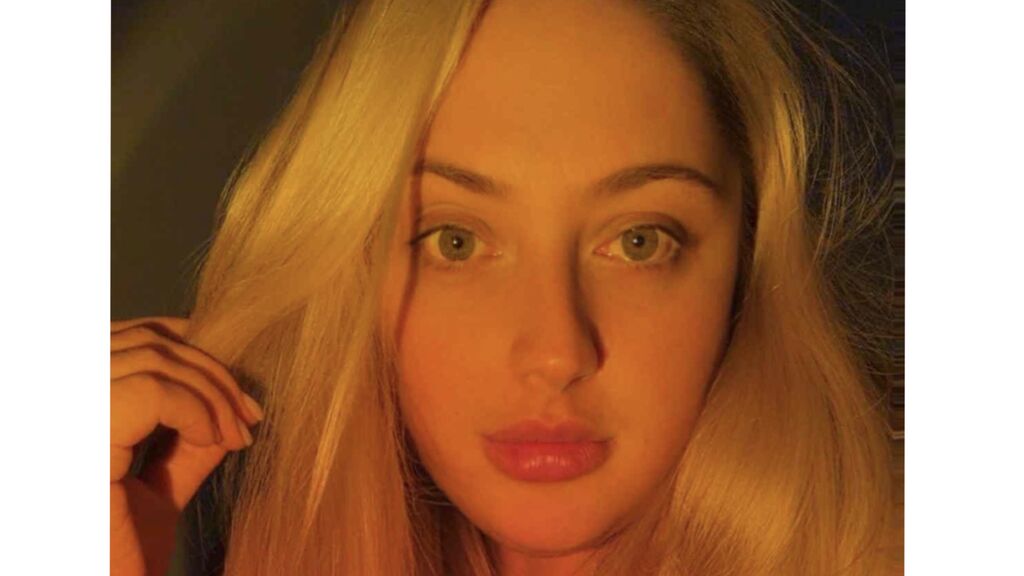 Watch  MarieBuck live on LiveJasmin