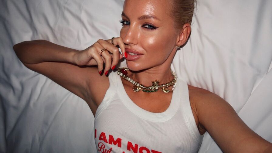 Maiu webcam show