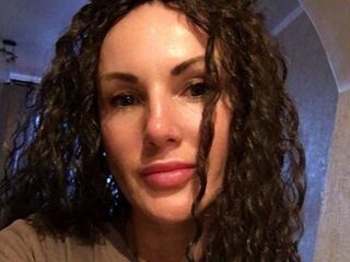 MILF cam model HeleneFelicitas