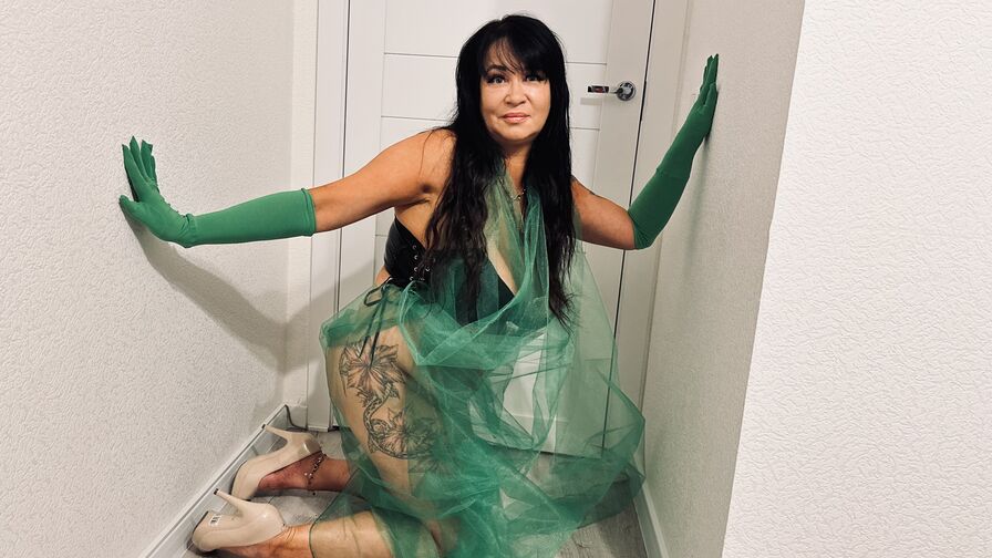 Chat with HelenJay live on AsianCamModels.com