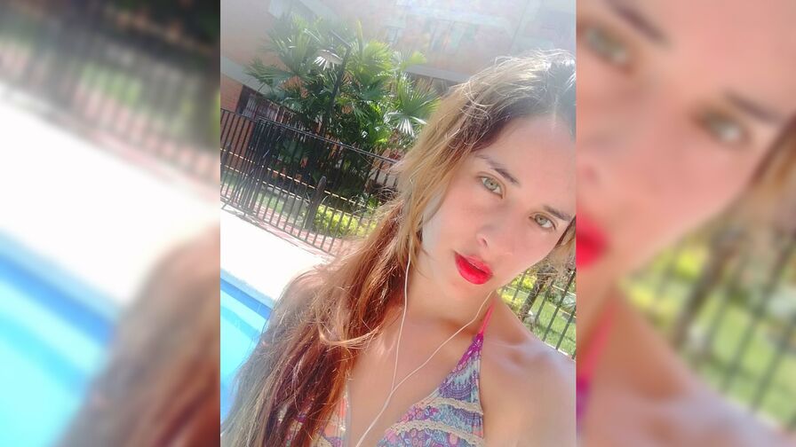 Watch LindaAndrea live on E-Chat