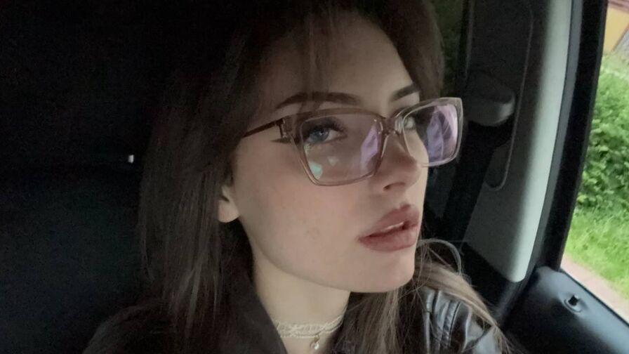 Live Sex Chat with SisMiora