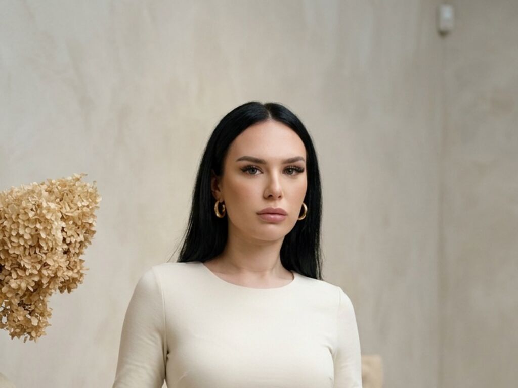 AmeliaCallens age 18
