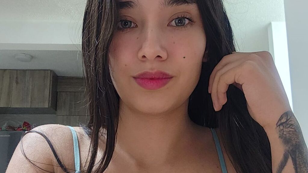 CaroCasas's profile from Jasmin at GirlsOfJasmin'