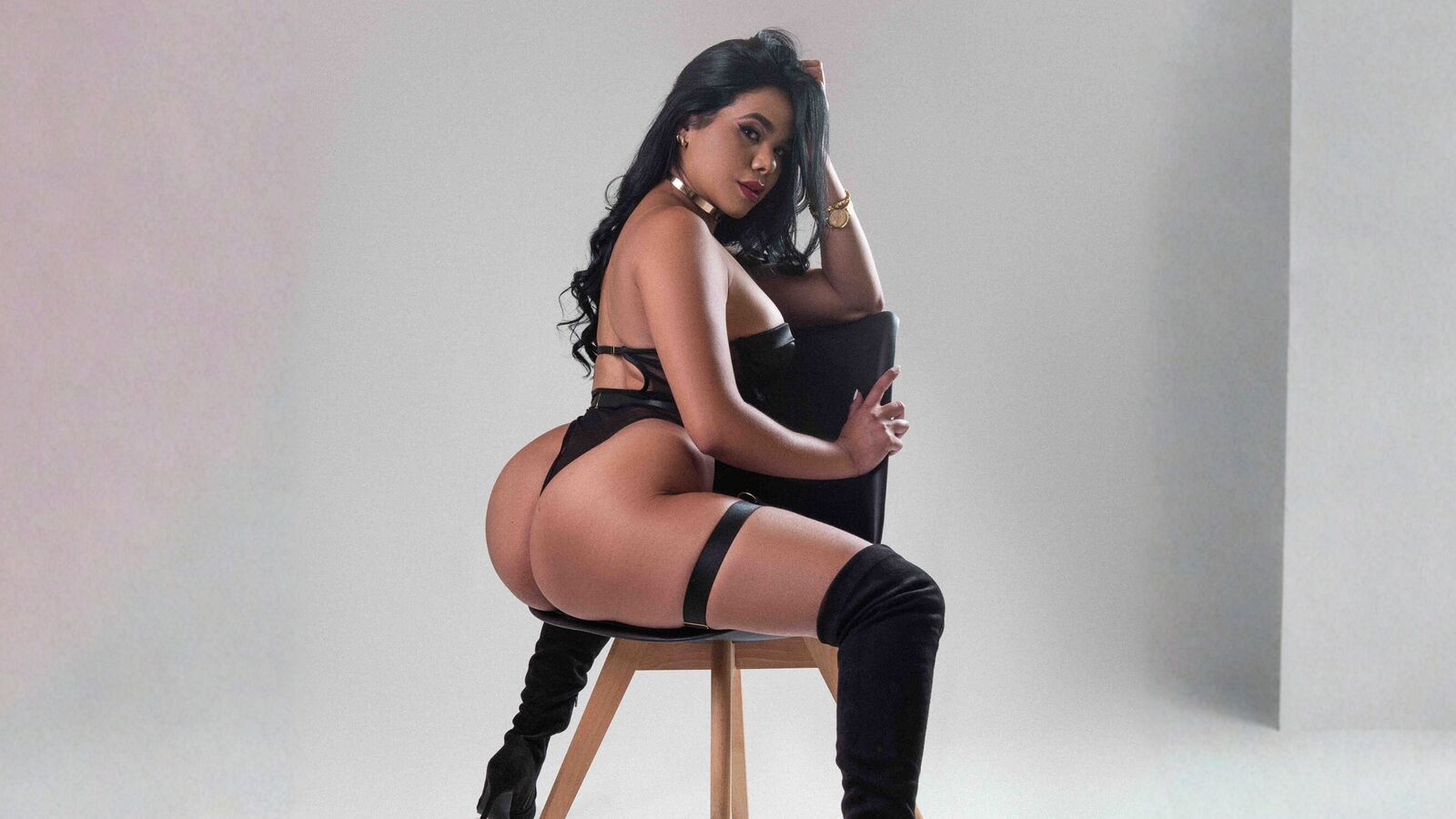 AliciaHanks erotic portrait