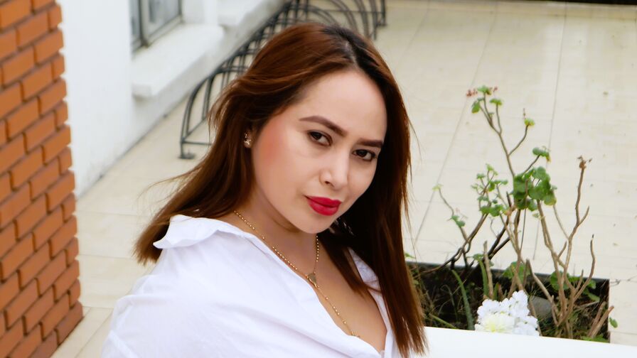 Watch mialaurentt live on E-Chat