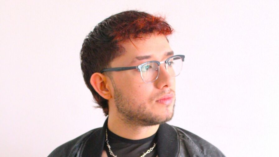 Enjoy Live Webcam with JakeGrants