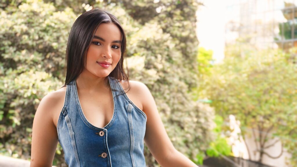 MiaPattinson online on GirlsOfJasmin