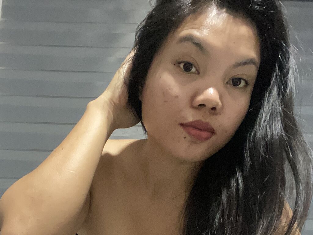 AranyaMax live cam performer profile