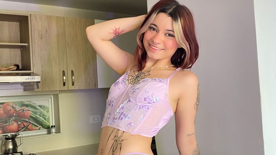 MayaDilucas live cam model