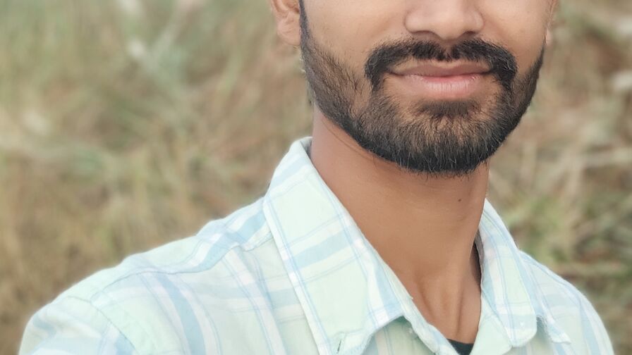 Join RiyanDevid’s Live Webcam Show