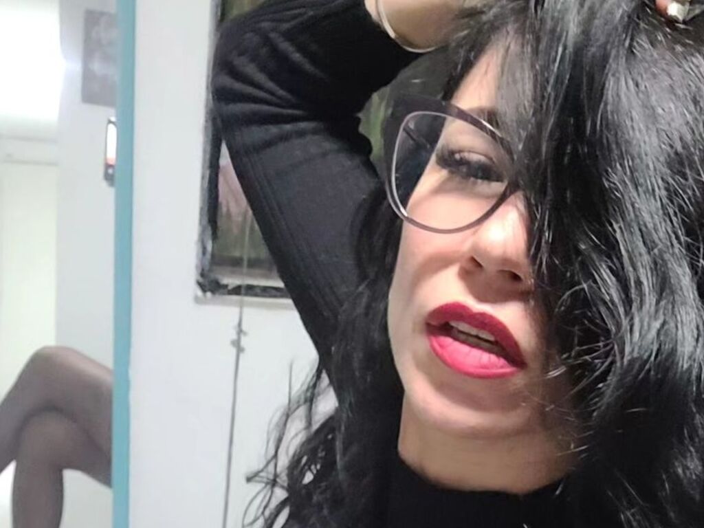 MorellaFox mature webcam performer photo