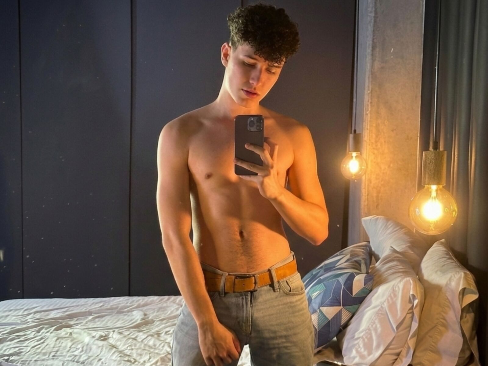 Live cam for AdrianMorelli