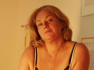 Webcam model JenniferFranck from LiveJasmin