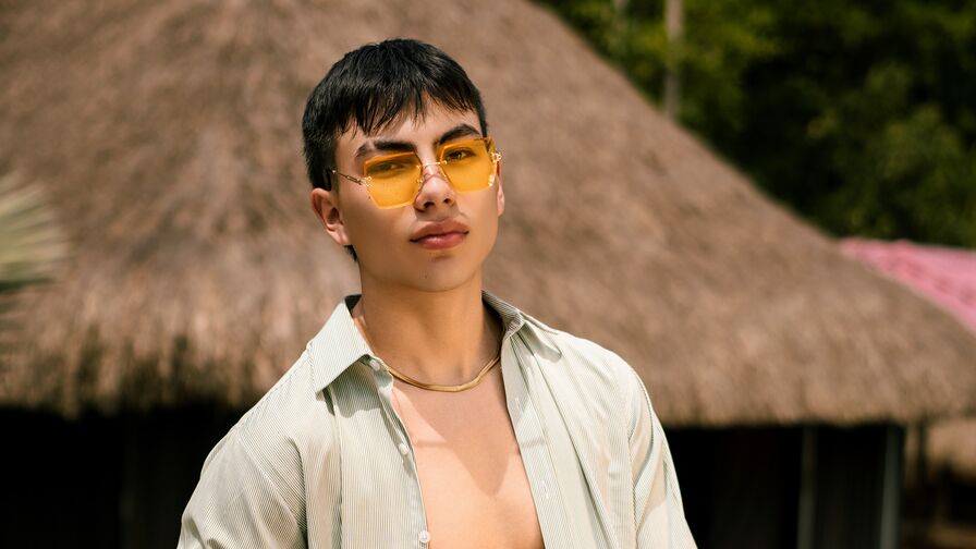 Watch EthanSantori live on Recorded Camera❤️