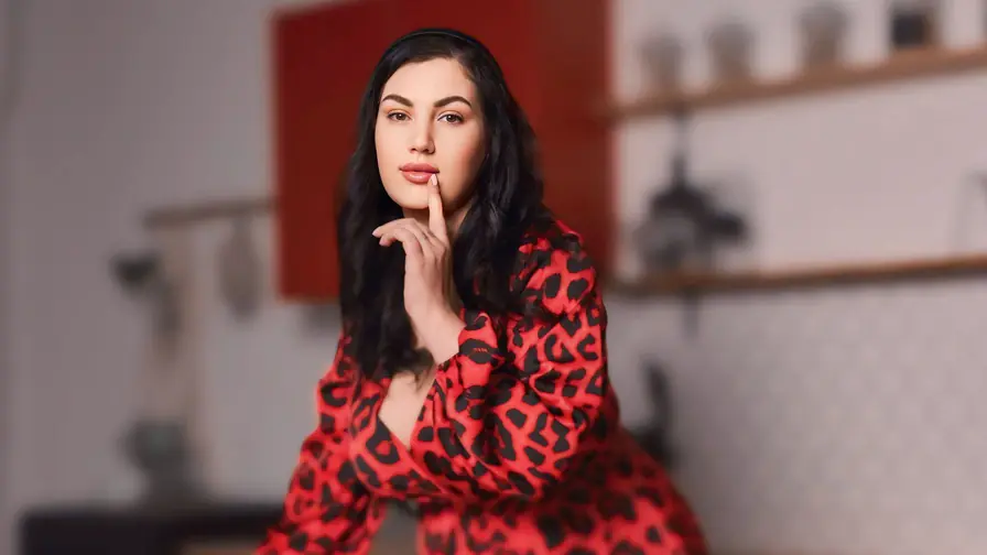 Watch RosaMella live on E-Chat