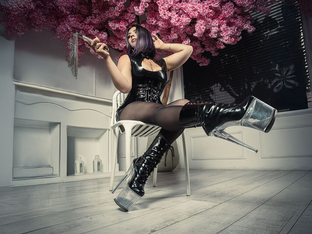 AnnaHarmonie Profile Image